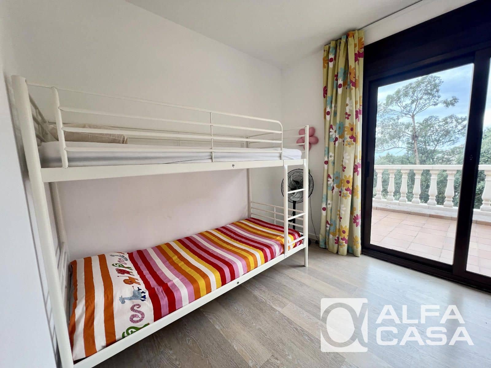 4 bedroom Villa for sale in Lloret de Mar with pool garage - € 440,000 (Ref: 9385864)