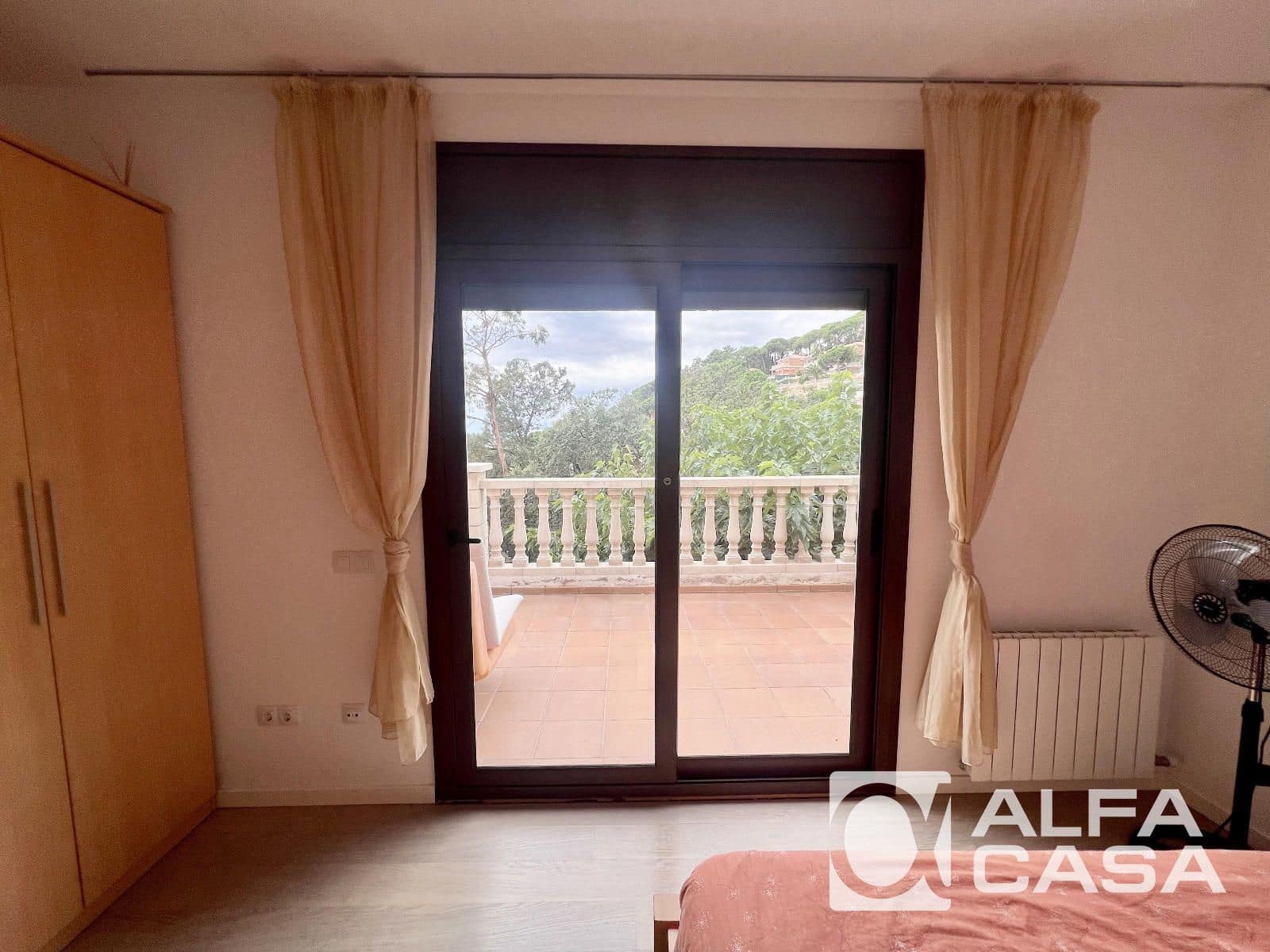 4 bedroom Villa for sale in Lloret de Mar with pool garage - € 440,000 (Ref: 9385864)