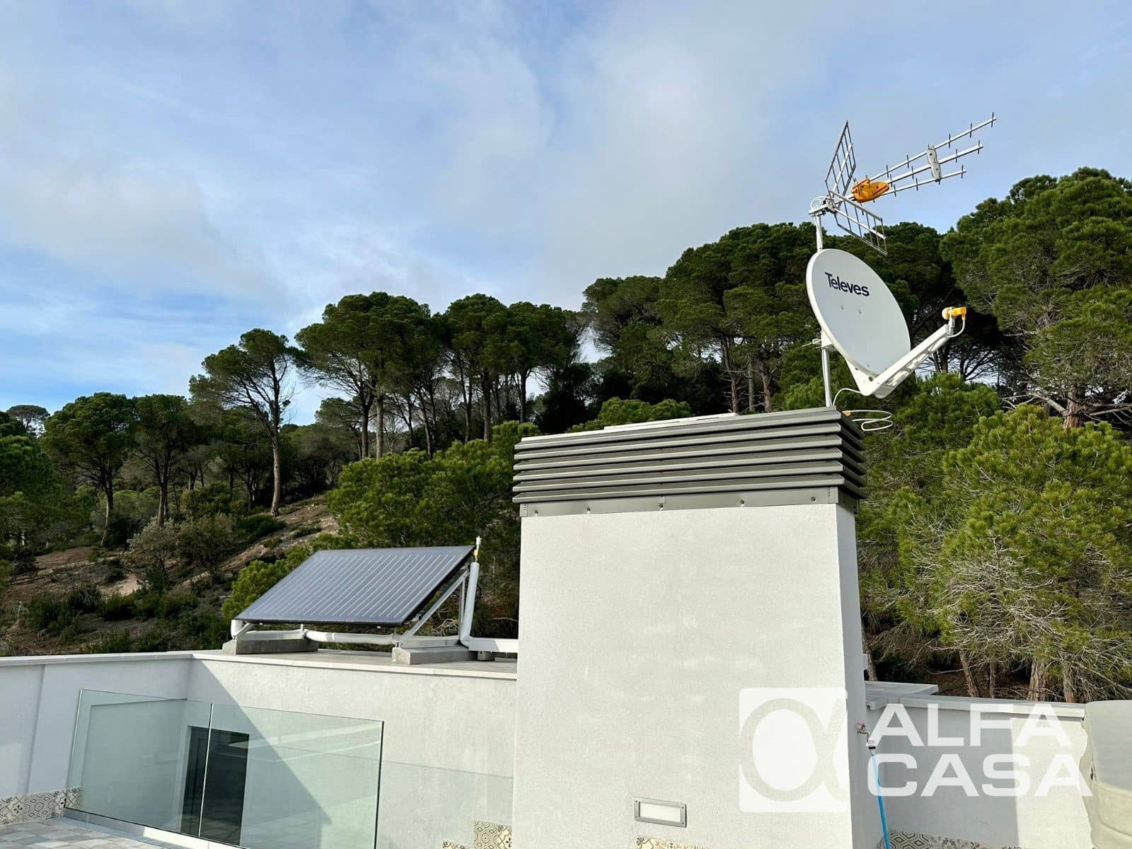 4 bedroom Villa for sale in Lloret de Mar with pool garage - € 869,500 (Ref: 9385869)