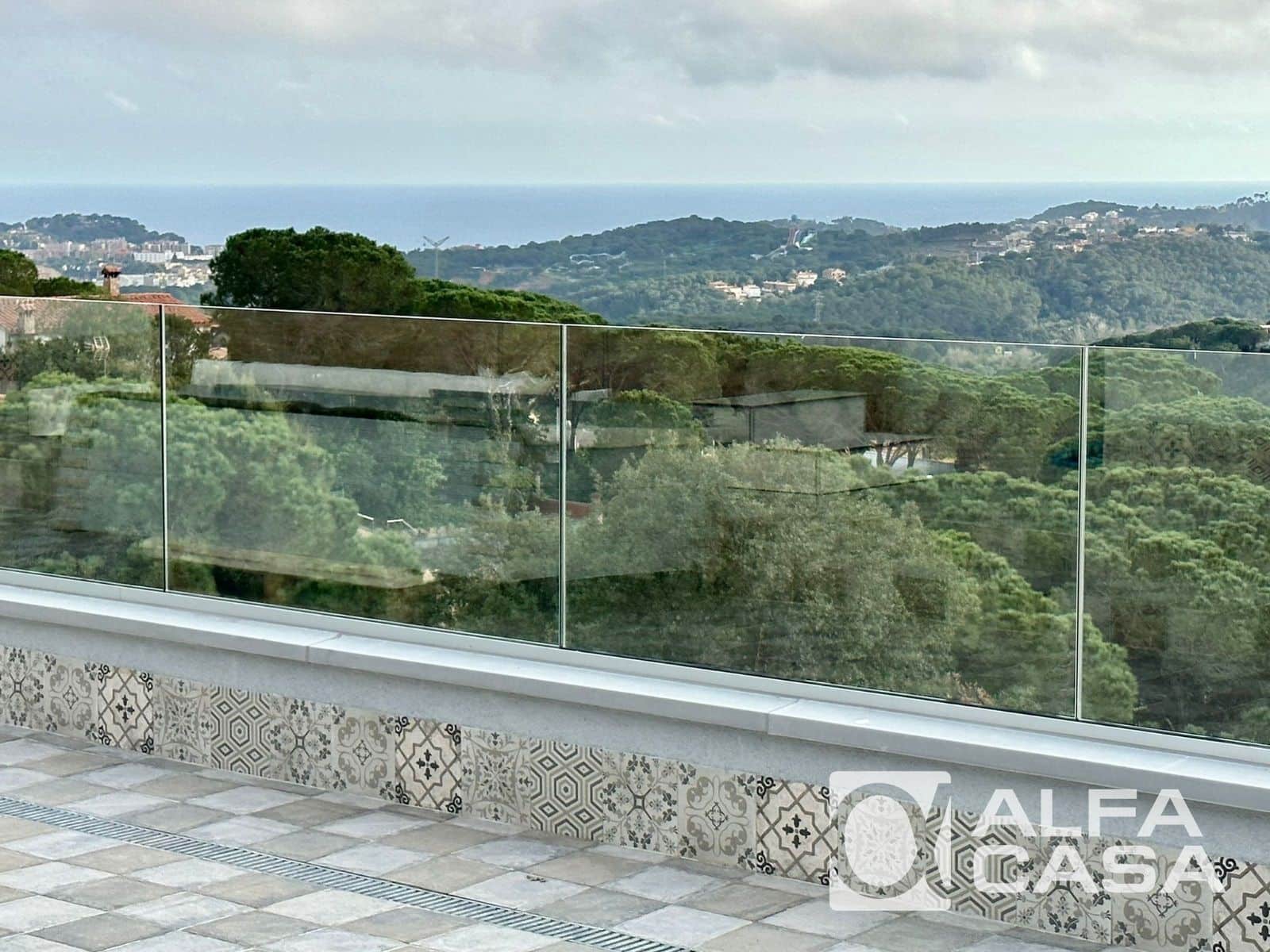 4 bedroom Villa for sale in Lloret de Mar with pool garage - € 869,500 (Ref: 9385869)