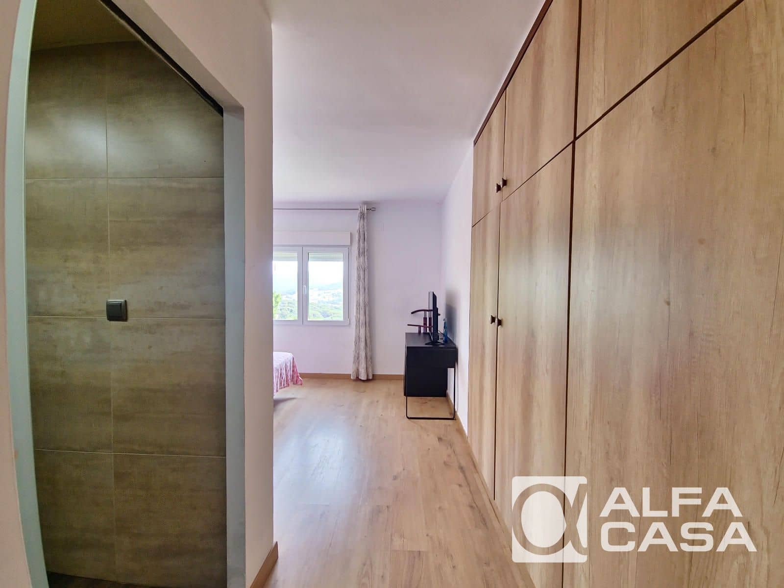 4 bedroom Villa for sale in Lloret de Mar with pool garage - € 600,000 (Ref: 9385870)