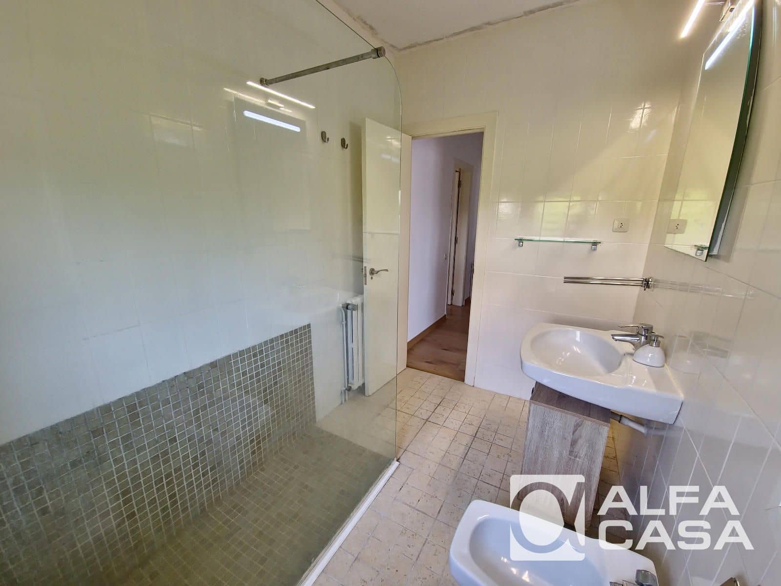 4 bedroom Villa for sale in Lloret de Mar with pool garage - € 600,000 (Ref: 9385870)