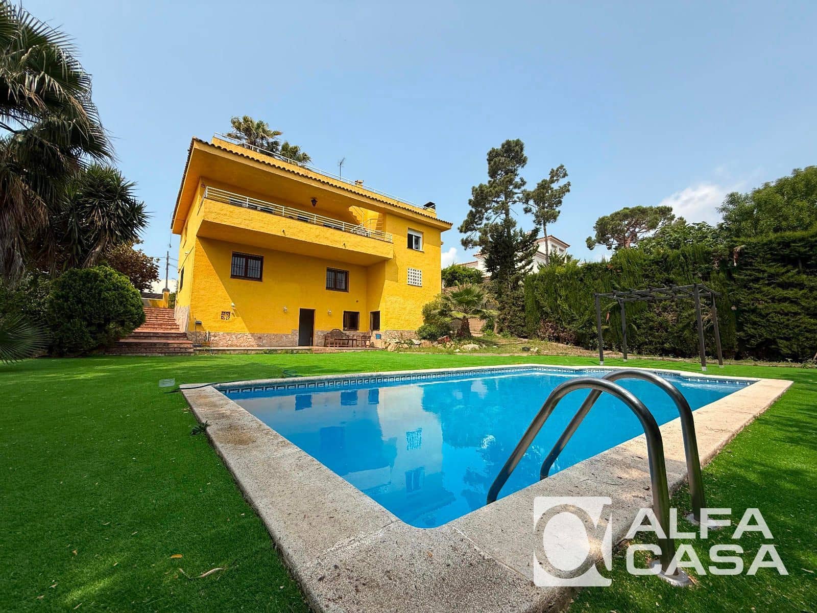 4 bedroom Villa for sale in Lloret de Mar with pool garage - € 600,000 (Ref: 9385870)