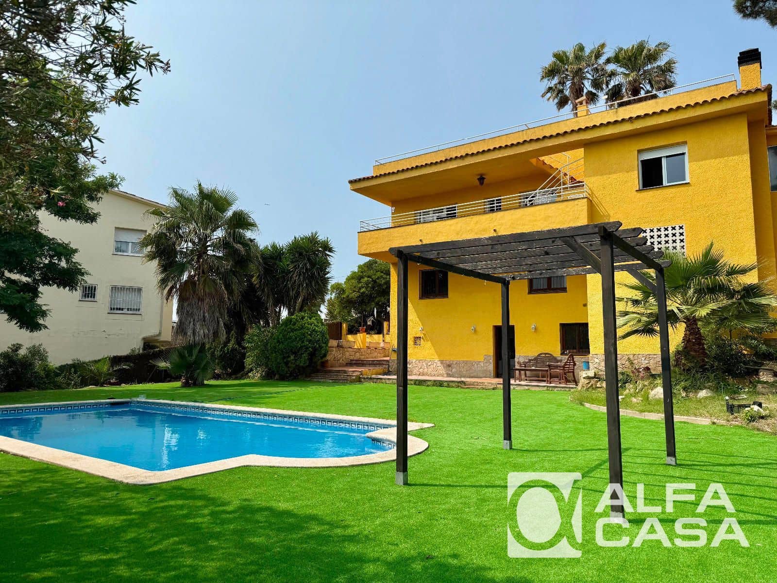 4 bedroom Villa for sale in Lloret de Mar with pool garage - € 600,000 (Ref: 9385870)