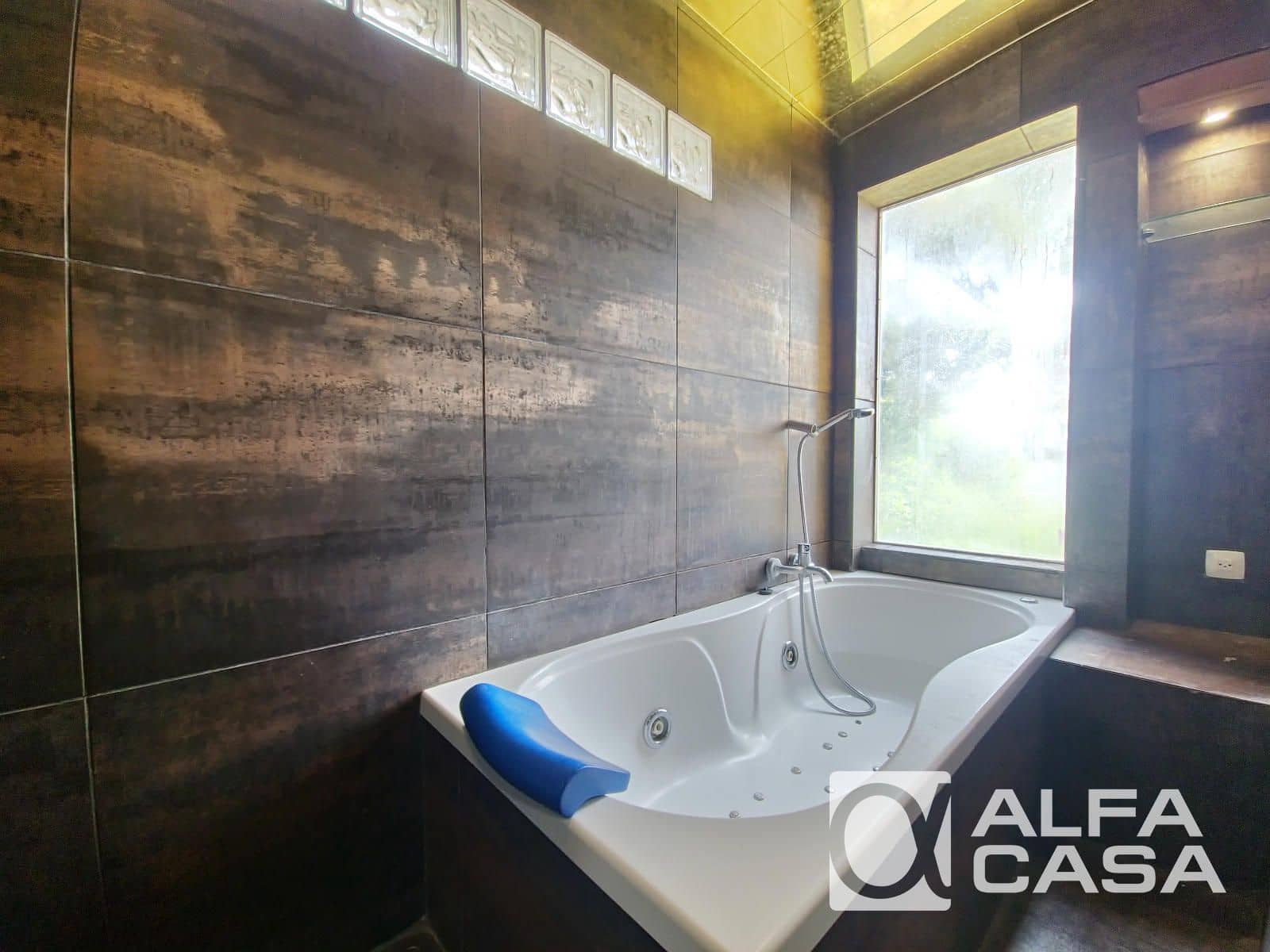 4 bedroom Villa for sale in Lloret de Mar with pool garage - € 600,000 (Ref: 9385870)