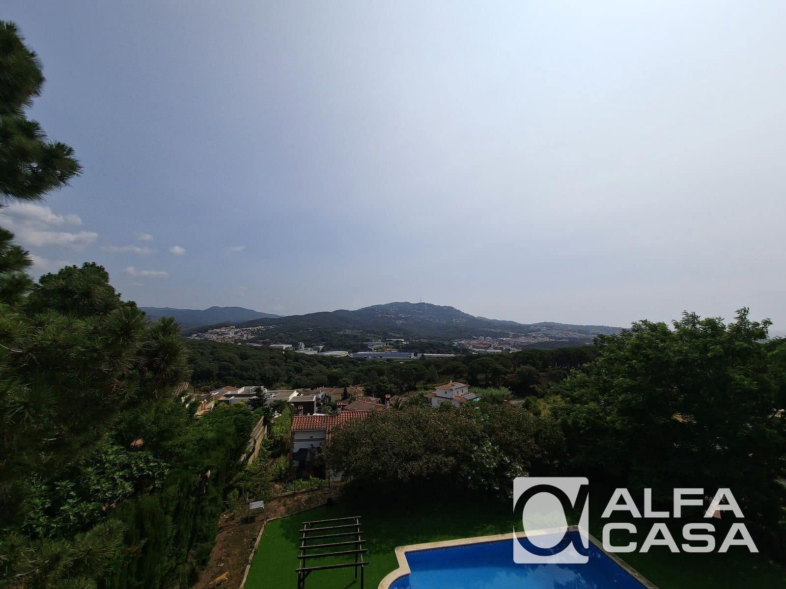 4 bedroom Villa for sale in Lloret de Mar with pool garage - € 600,000 (Ref: 9385870)