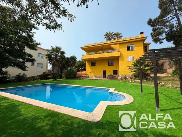 4 bedroom Villa for sale in Lloret de Mar with pool garage - € 600,000 (Ref: 9385870)