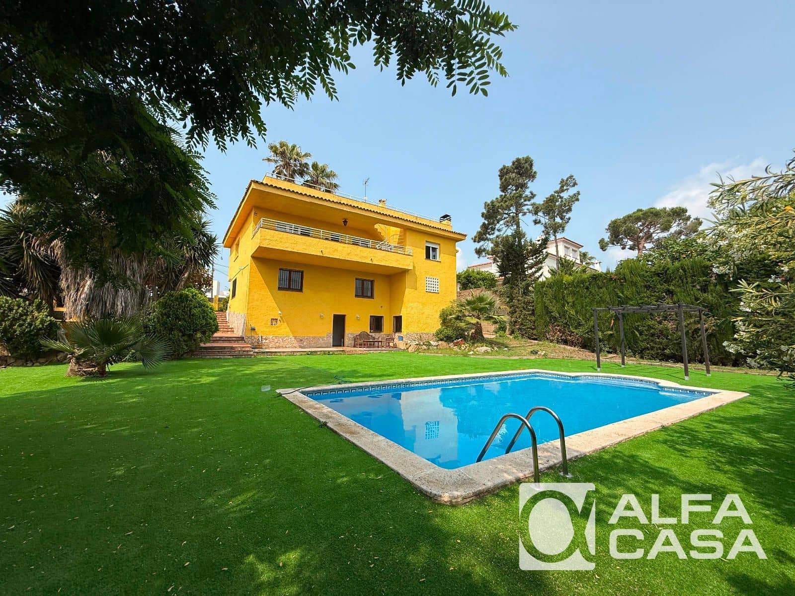 4 bedroom Villa for sale in Lloret de Mar with pool garage - € 600,000 (Ref: 9385870)
