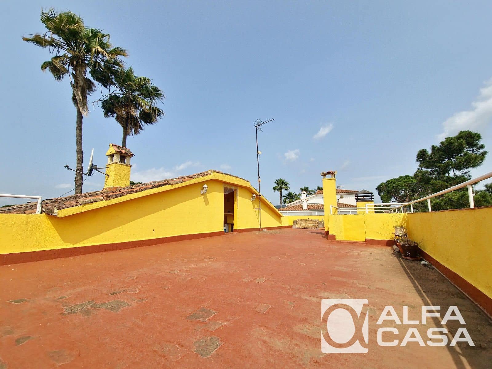 4 bedroom Villa for sale in Lloret de Mar with pool garage - € 600,000 (Ref: 9385870)