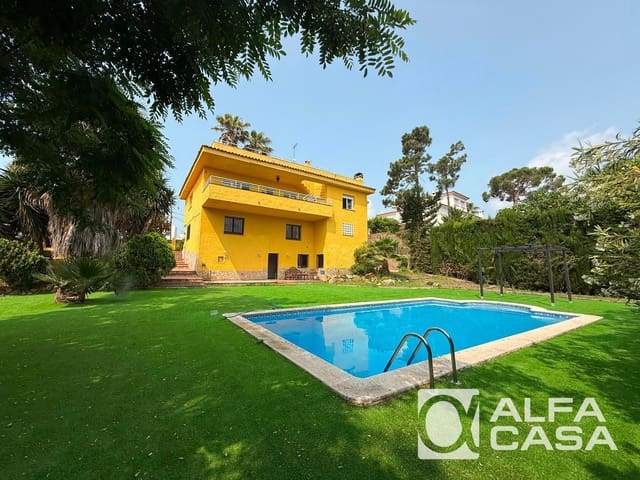 4 bedroom Villa for sale in Lloret de Mar with pool garage - € 600,000 (Ref: 9385870)