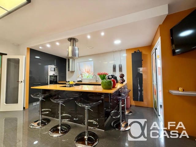 3 soveværelse Lejlighed til salg i Lloret de Mar med garage - € 365.000 (Ref: 9385874)