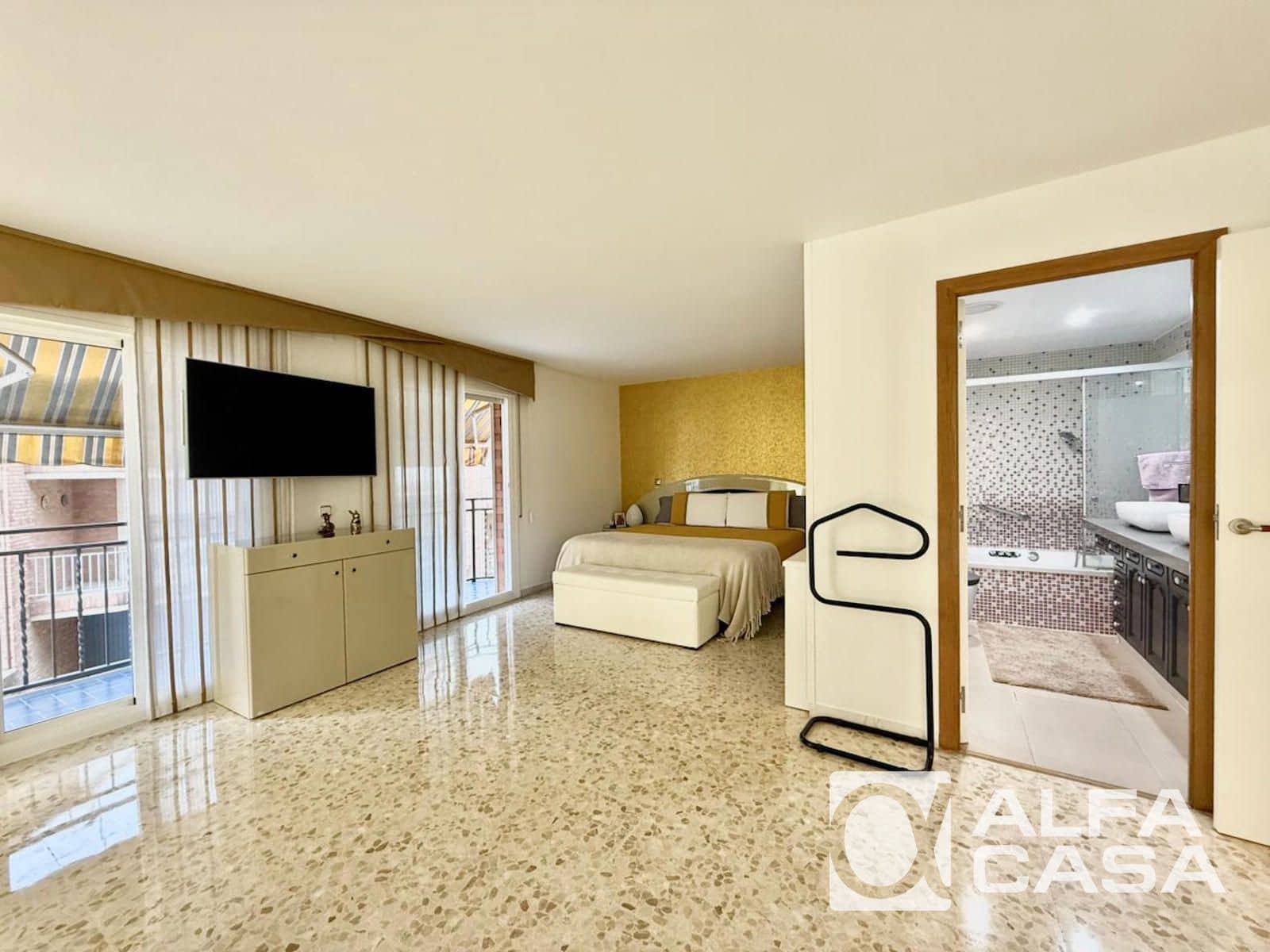 3 soveværelse Lejlighed til salg i Lloret de Mar med garage - € 365.000 (Ref: 9385874)