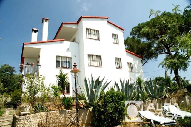 4 soverom Villa til salgs i Maçanet de la Selva med svømmebasseng garasje - € 290 000 (Ref: 9385876)