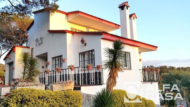 4 soverom Villa til salgs i Maçanet de la Selva med svømmebasseng garasje - € 290 000 (Ref: 9385876)