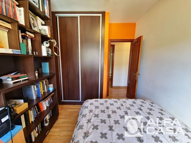 Piso de 3 habitaciones en Lloret de Mar en venta con piscina - 299.000 € (Ref: 9385877)