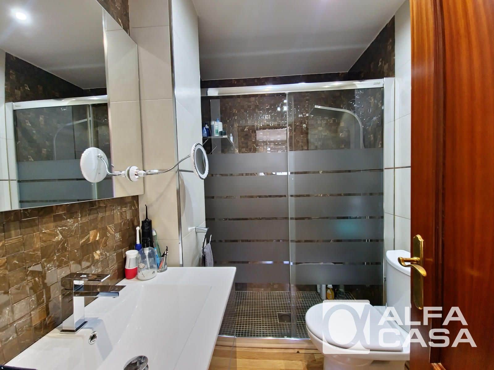 Piso de 3 habitaciones en Lloret de Mar en venta con piscina - 299.000 € (Ref: 9385877)