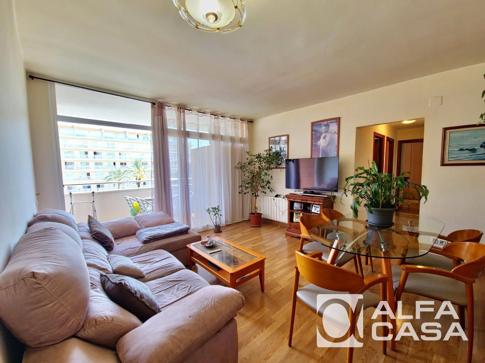 Piso de 3 habitaciones en Lloret de Mar en venta con piscina - 299.000 € (Ref: 9385877)
