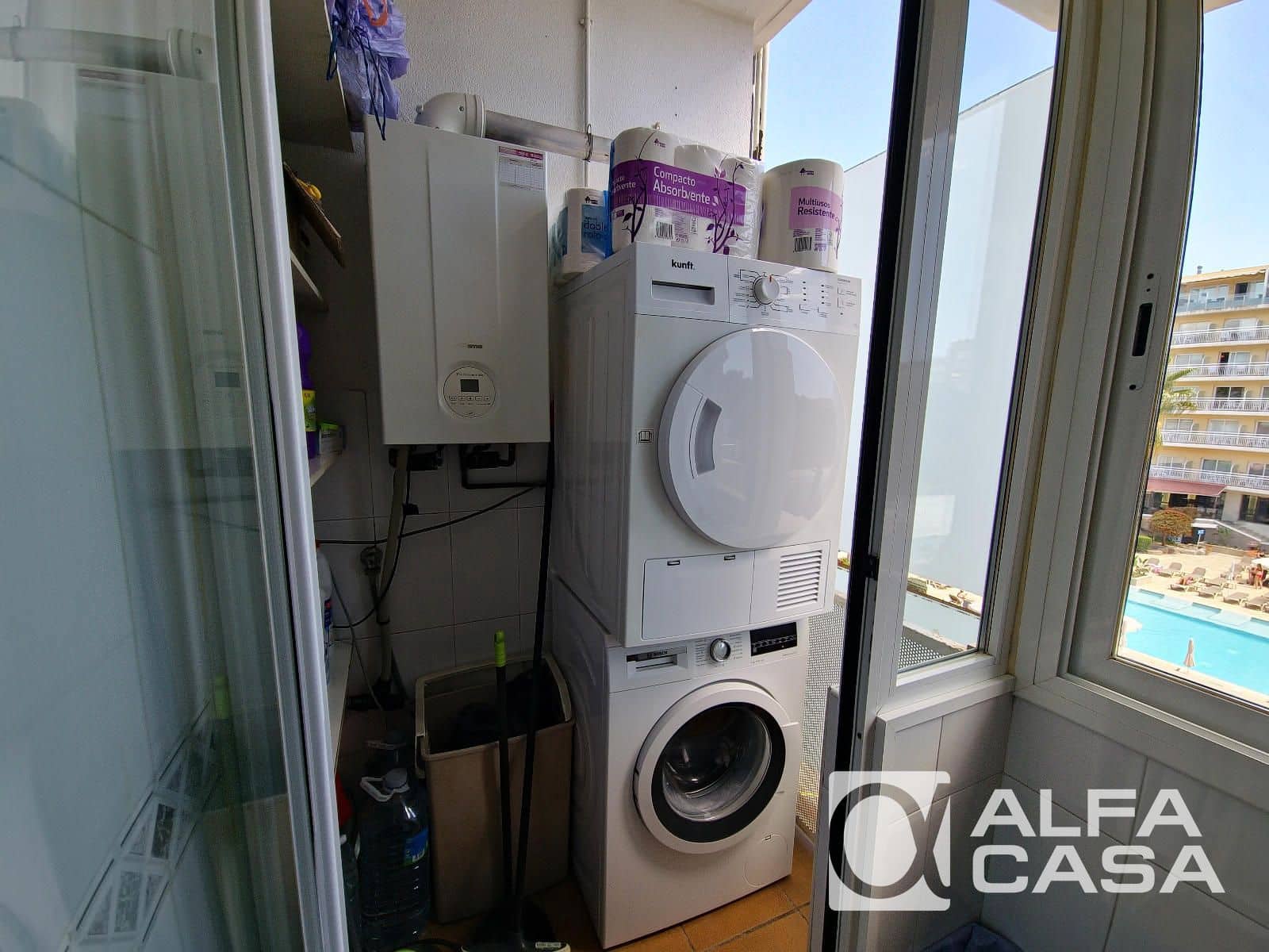 Piso de 3 habitaciones en Lloret de Mar en venta con piscina - 299.000 € (Ref: 9385877)