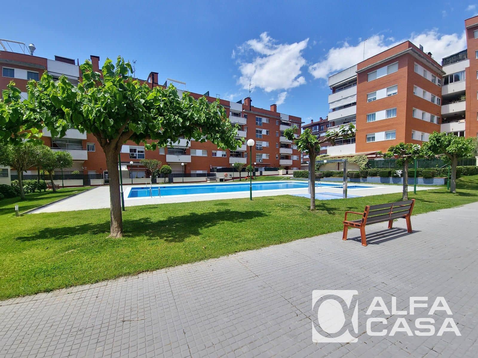Piso de 3 habitaciones en Lloret de Mar en venta con piscina - 299.000 € (Ref: 9385877)