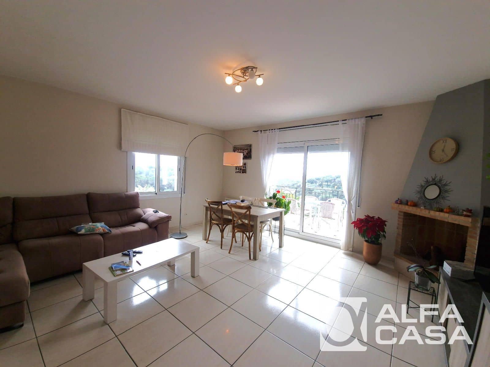 3 bedroom Villa for sale in Lloret de Mar with pool garage - € 360,000 (Ref: 9385881)
