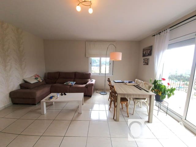 3 sypialnia Willa na sprzedaż w Lloret de Mar z basenem garażem - 360 000 € (Ref: 9385881)