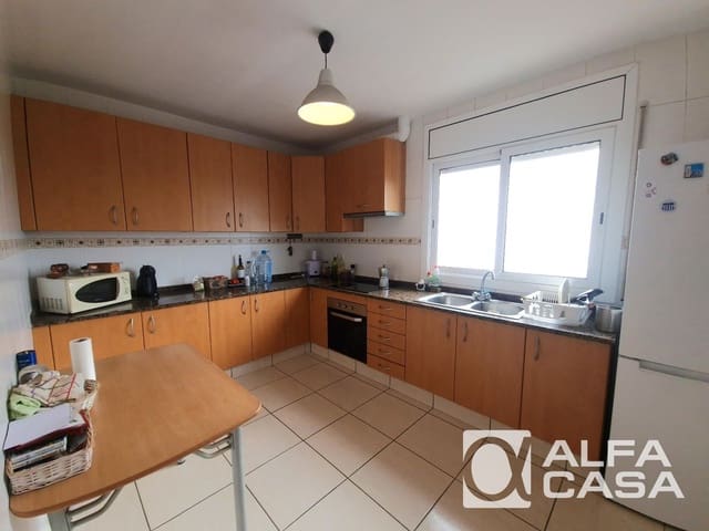 3 sypialnia Willa na sprzedaż w Lloret de Mar z basenem garażem - 360 000 € (Ref: 9385881)