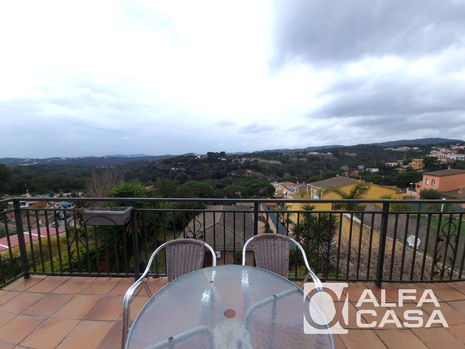 3 bedroom Villa for sale in Lloret de Mar with pool garage - € 360,000 (Ref: 9385881)