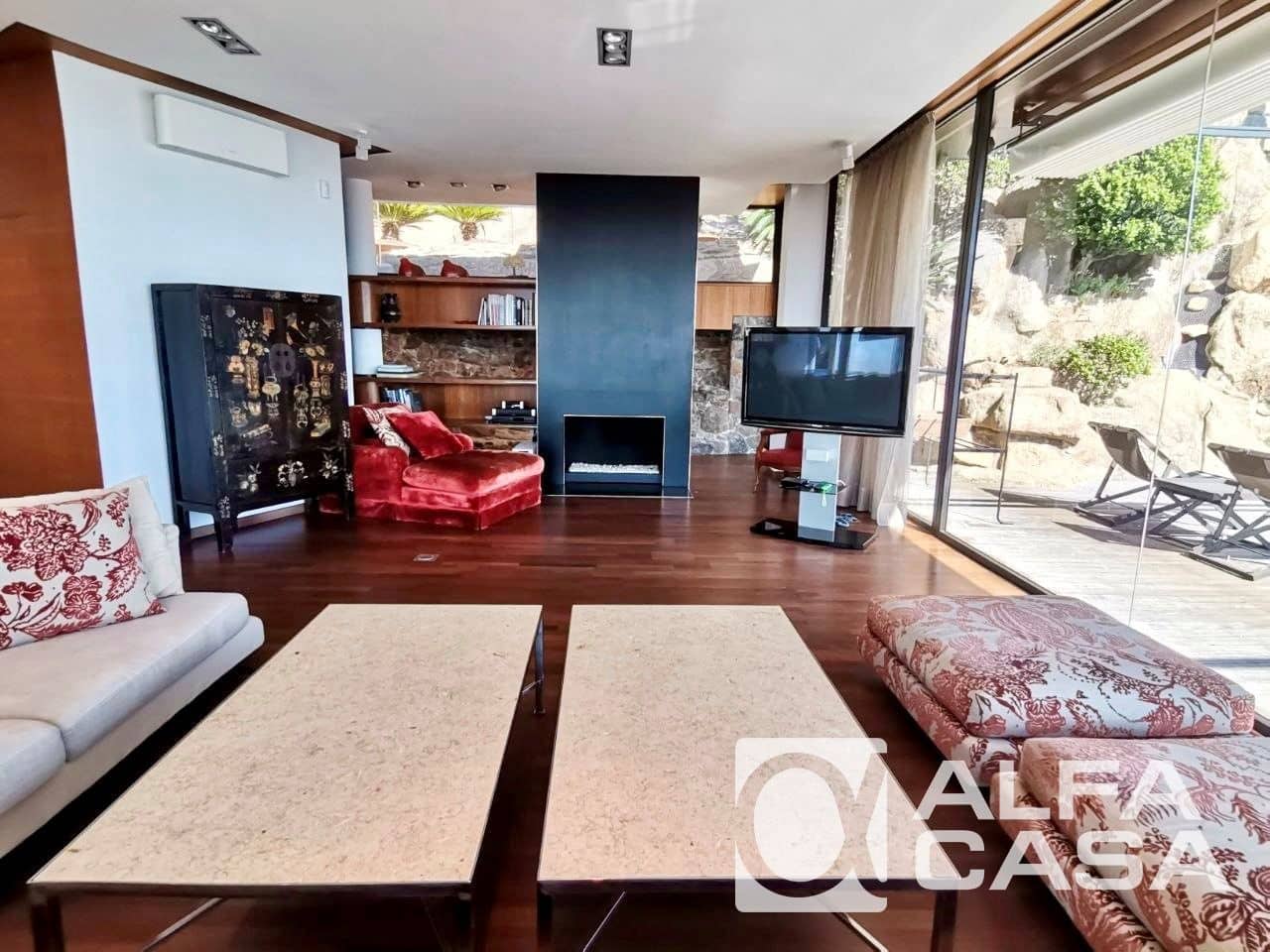 6 bedroom Villa for sale in Lloret de Mar with pool garage - € 1,990,000 (Ref: 9385890)