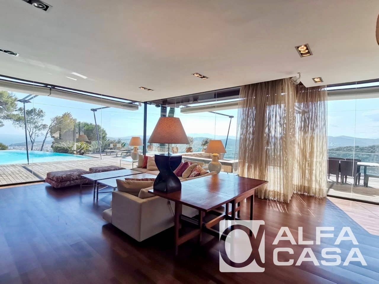 6 bedroom Villa for sale in Lloret de Mar with pool garage - € 1,990,000 (Ref: 9385890)