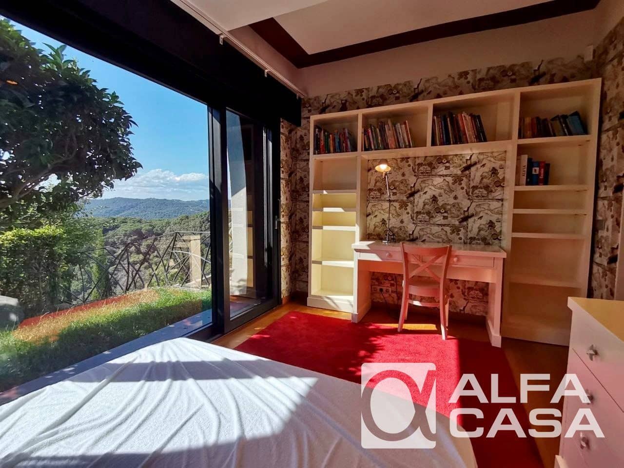 6 bedroom Villa for sale in Lloret de Mar with pool garage - € 1,990,000 (Ref: 9385890)