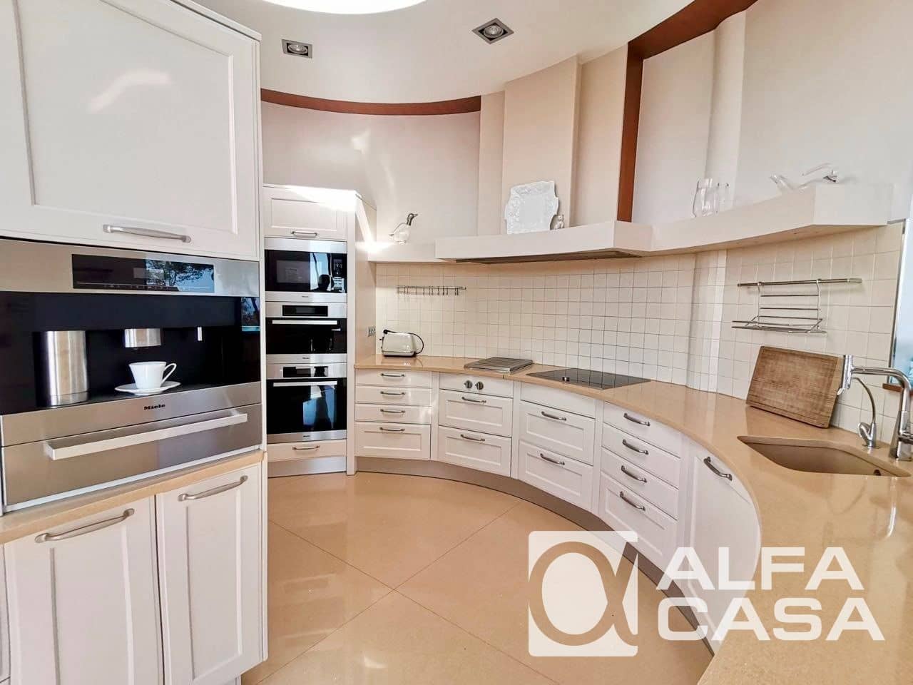 6 bedroom Villa for sale in Lloret de Mar with pool garage - € 1,990,000 (Ref: 9385890)