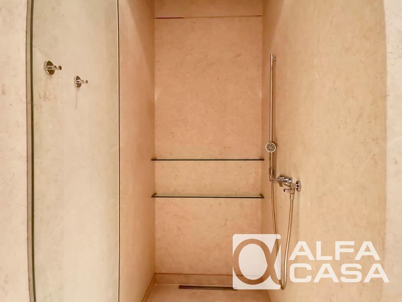 6 bedroom Villa for sale in Lloret de Mar with pool garage - € 1,990,000 (Ref: 9385890)