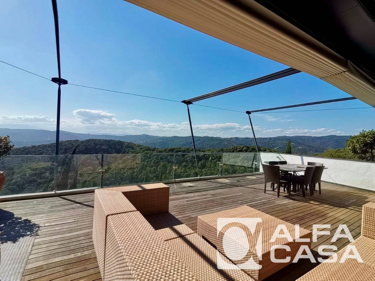 6 bedroom Villa for sale in Lloret de Mar with pool garage - € 1,990,000 (Ref: 9385890)