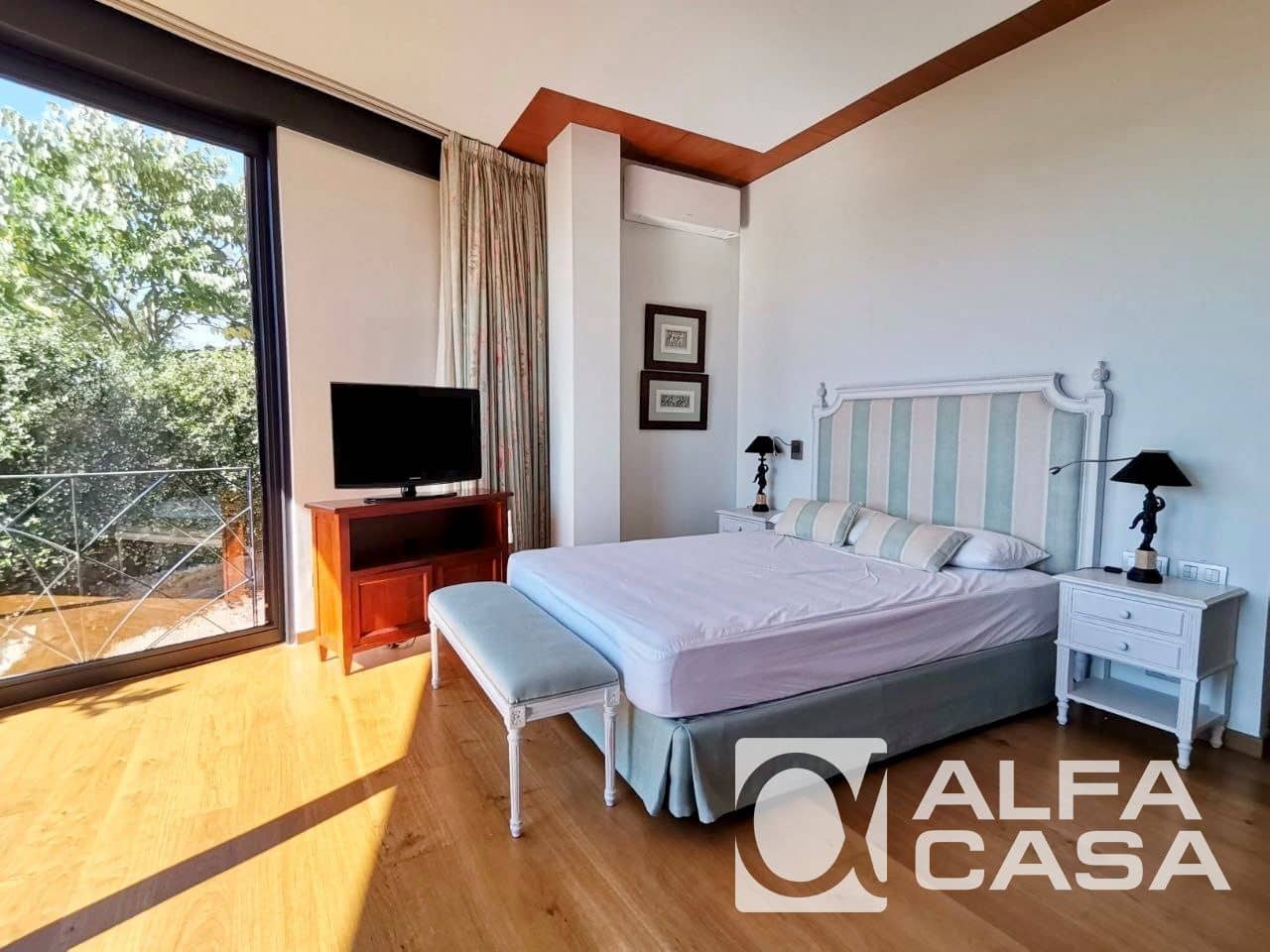 6 bedroom Villa for sale in Lloret de Mar with pool garage - € 1,990,000 (Ref: 9385890)