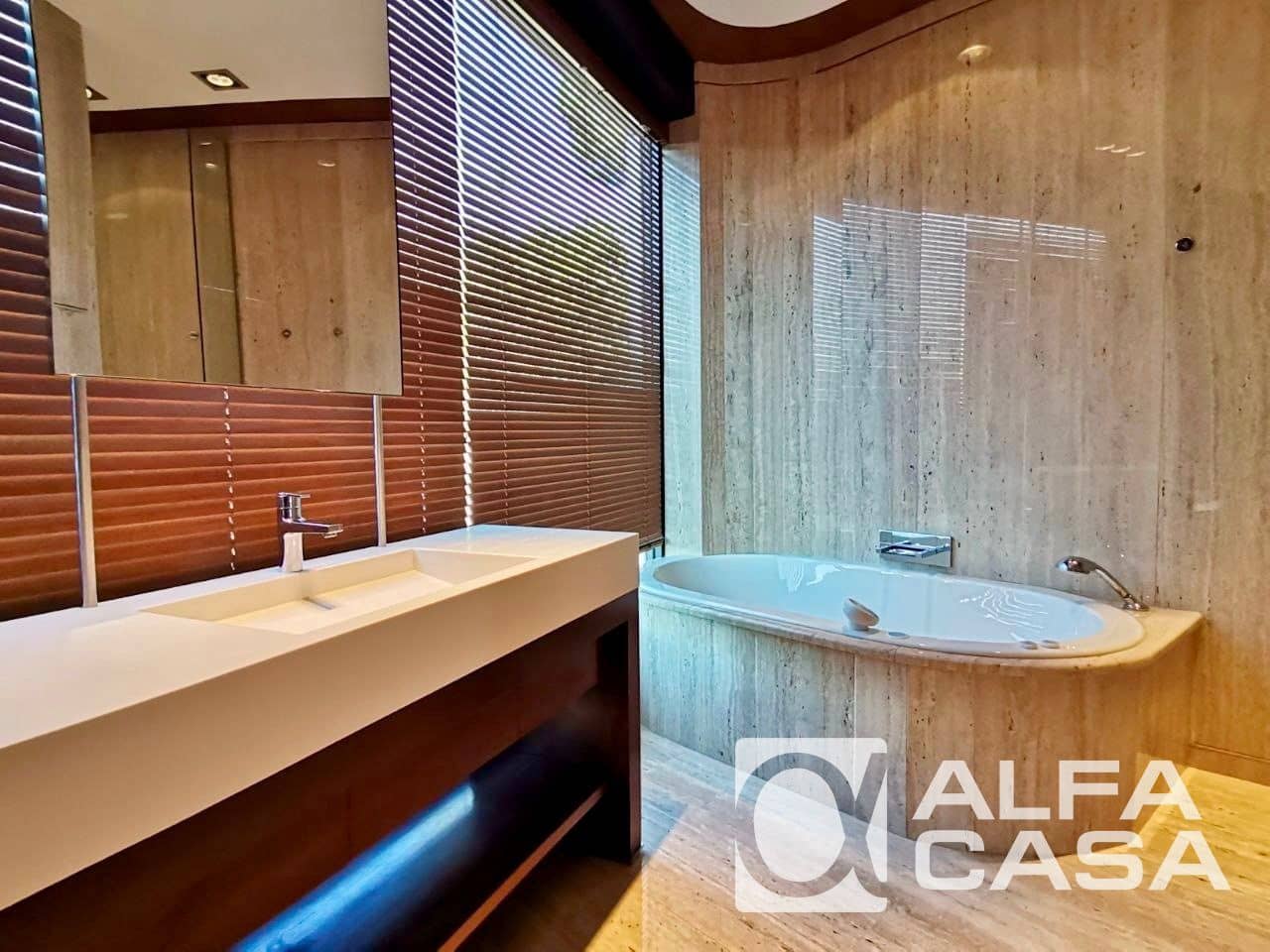 6 bedroom Villa for sale in Lloret de Mar with pool garage - € 1,990,000 (Ref: 9385890)