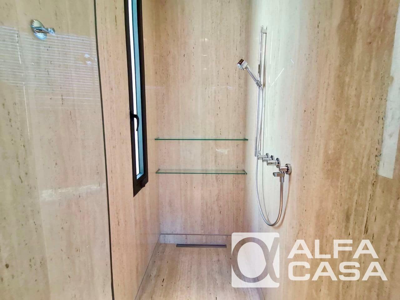 6 bedroom Villa for sale in Lloret de Mar with pool garage - € 1,990,000 (Ref: 9385890)