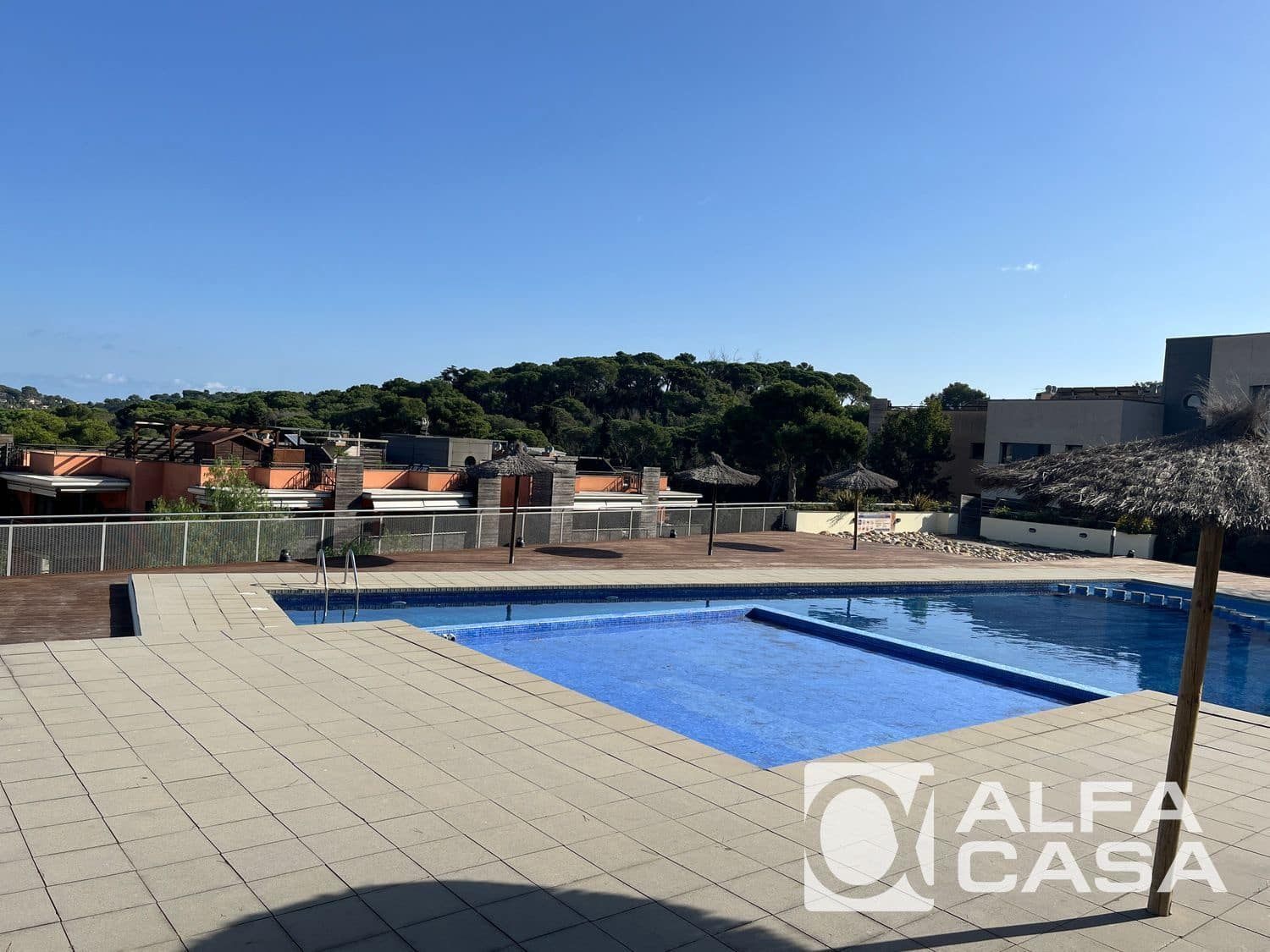 2 makuuhuone Asunto myytävänä paikassa Lloret de Mar mukana uima-altaan 
autotalli - 345 000 € (Ref: 9385891)