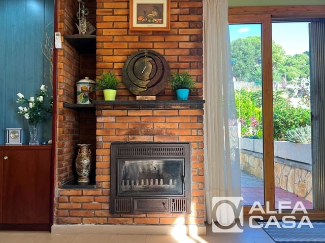 3 bedroom Villa for sale in Tossa de Mar with pool garage - € 950,000 (Ref: 9385894)