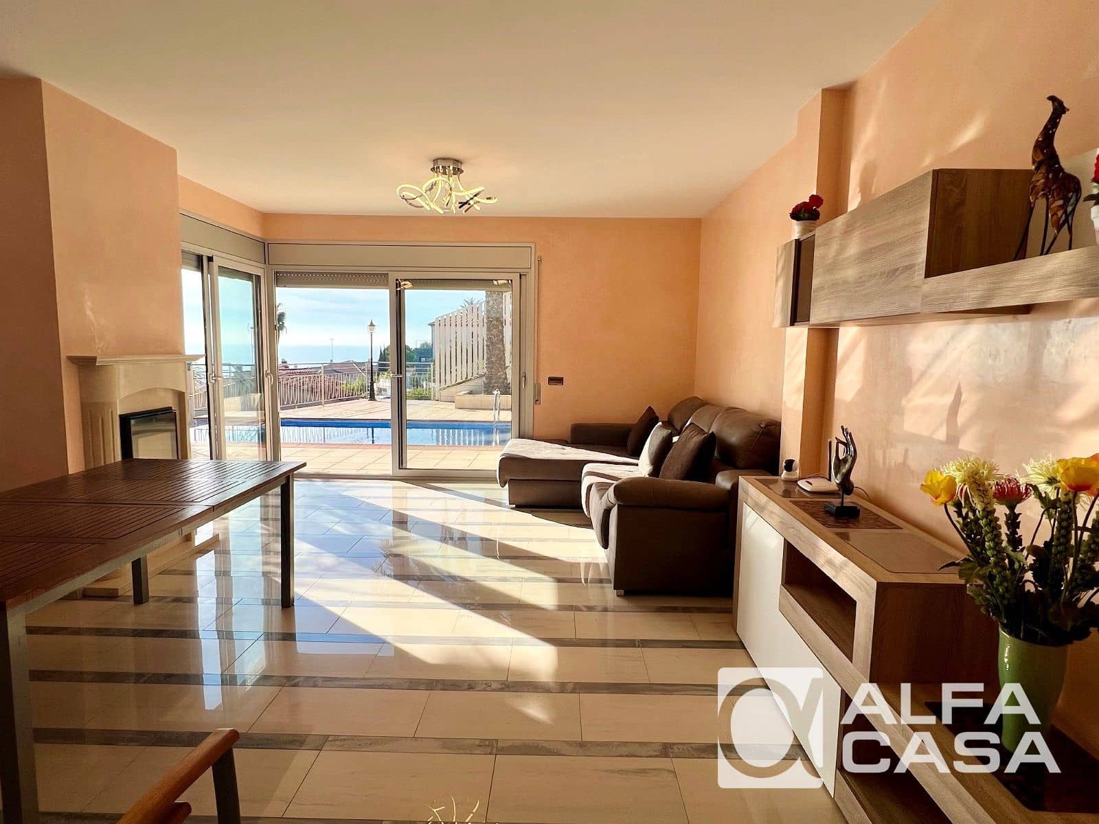 3 bedroom Villa for sale in Lloret de Mar with pool garage - € 1,500,000 (Ref: 9385898)