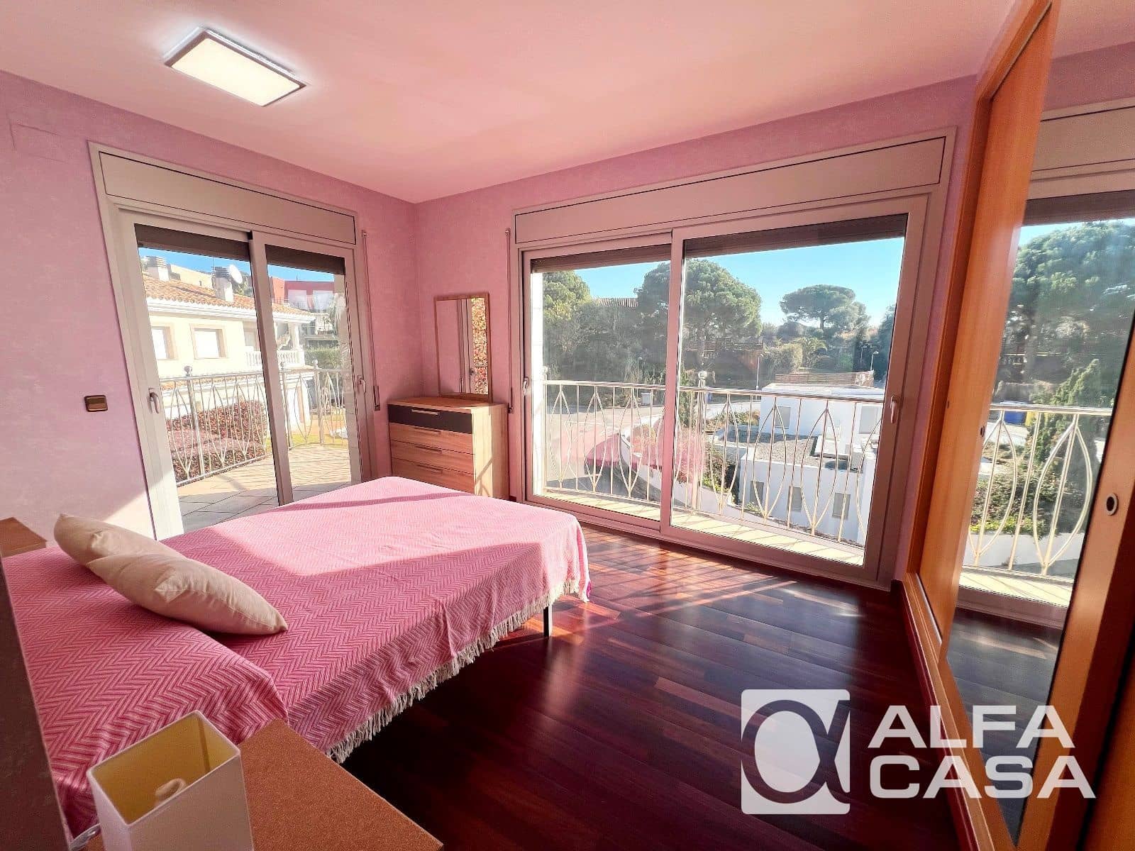 3 bedroom Villa for sale in Lloret de Mar with pool garage - € 1,500,000 (Ref: 9385898)