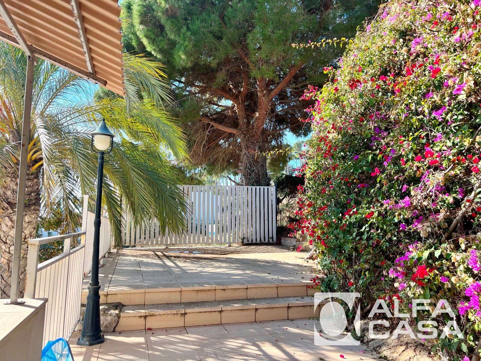 3 bedroom Villa for sale in Lloret de Mar with pool garage - € 1,500,000 (Ref: 9385898)