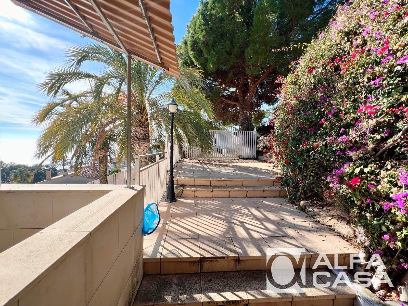 3 bedroom Villa for sale in Lloret de Mar with pool garage - € 1,500,000 (Ref: 9385898)