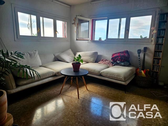 10 soverom Villa til salgs i Pineda de Mar med svømmebasseng garasje - € 790 000 (Ref: 9385899)