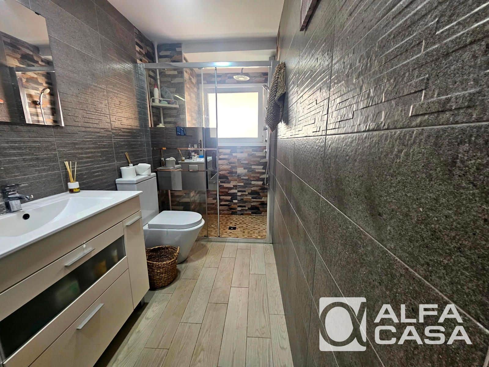 10 soverom Villa til salgs i Pineda de Mar med svømmebasseng garasje - € 790 000 (Ref: 9385899)