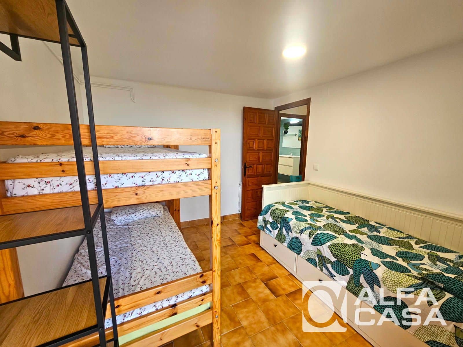 10 soverom Villa til salgs i Pineda de Mar med svømmebasseng garasje - € 790 000 (Ref: 9385899)