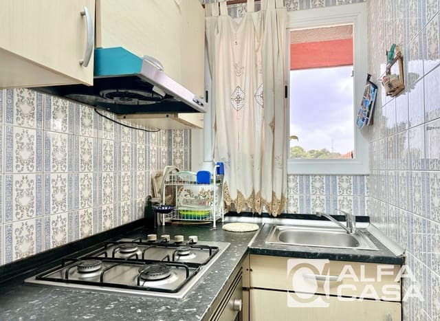 1 soveværelse Lejlighed til salg i Lloret de Mar med swimmingpool - € 136.000 (Ref: 9385900)