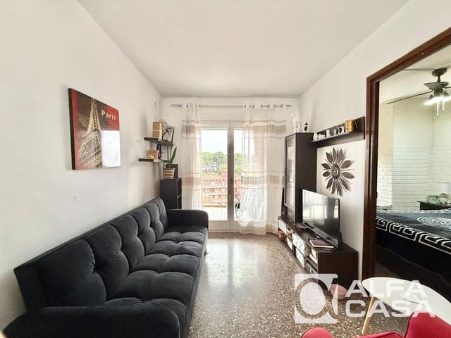 1 soveværelse Lejlighed til salg i Lloret de Mar med swimmingpool - € 136.000 (Ref: 9385900)