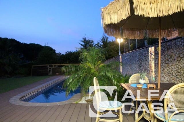 4 soveværelse Villa til salg i Lloret de Mar med swimmingpool garage - € 1.200.000 (Ref: 9385901)