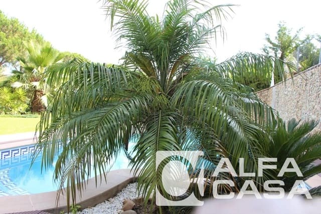 4 soveværelse Villa til salg i Lloret de Mar med swimmingpool garage - € 1.200.000 (Ref: 9385901)