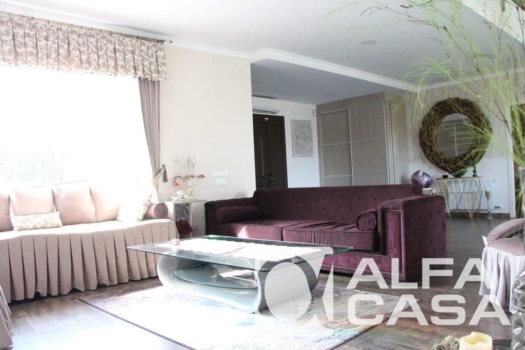 4 soveværelse Villa til salg i Lloret de Mar med swimmingpool garage - € 1.200.000 (Ref: 9385901)